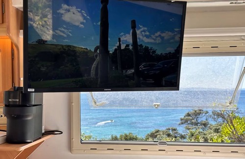 Leigh House | Goat-Island Beach Front Get-Away!