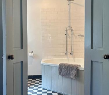 Tanunda Cabin | Goat Square House - Historic Row Cottages