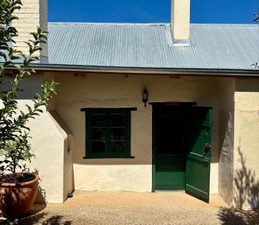Tanunda Cabin | Goat Square House - Historic Row Cottages