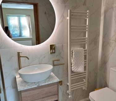 Findon House | Goatchers Cottage & Goatchers Studio