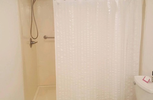 Steinauer Cabin | Gobbler Lodge at Dana Farms ~ Perfect Lodge for Family Gatherings ~ Log Home!