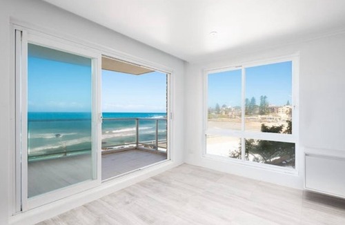 Cronulla Apartment | Gobsmacking Views 2, with Direct Beach Access