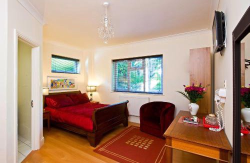 Chilworth House | Godalming Hotel Guest House