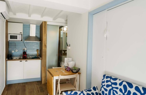 Old Town Apartment | Godello Harbor's Light
