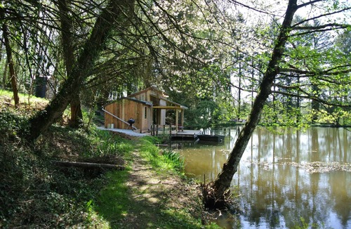 Saint-Priest-les-Fougeres Cabin | GoGreen Cabin in the heart of rural France on a private lake