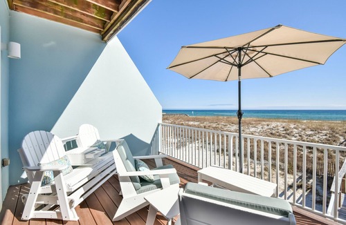 Navarre Beach House | Goin' Coastal-Gulf Front Home with Private Beach Crossover