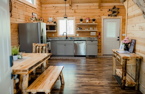 Mannsville Cabin | Goin Fishin' Cabin # 4