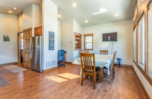 West Glacier Ski Chalet | Going to the Sun Chalet D/Gateway Chalet