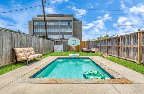 Woodlake - Briar Meadow House | Gold&Brown Oasis/Pool/BigSuites/Sleep 12/Galleria