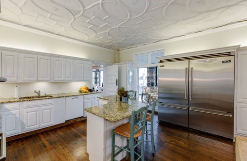 Centre Island House | Gold Coast Estate - Island Centre