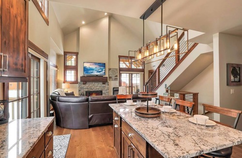 Tamarack Resort House | Gold Crest @ Tamarack Resort | Pet Friendly Trailside Ski In/Out | 3 Ensuites | Hot Tub + AC