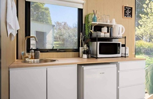 Ross Creek House | Gold Meadows by Tiny Away