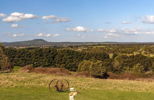 Ross Creek House | Gold Meadows by Tiny Away