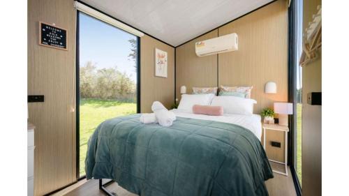 Ross Creek House | Gold Meadows by Tiny Away