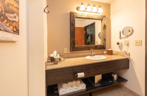Grass Valley Hotel | Gold Miners Inn Grass Valley, an Ascend Collection Hotel