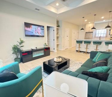 Mission Apartment | Gold'n Retreat