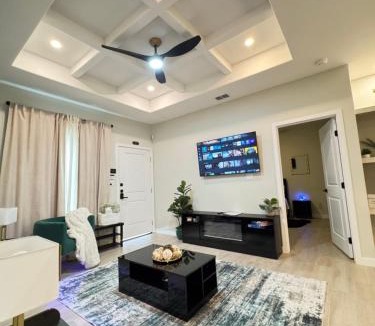 Mission Apartment | Gold'n Retreat