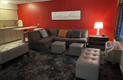 Conning Towers Nautilus Park Hotel | Gold Star Inn & Suites