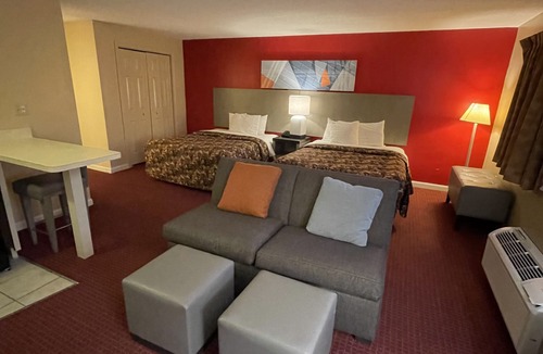 Conning Towers Nautilus Park Hotel | Gold Star Inn & Suites