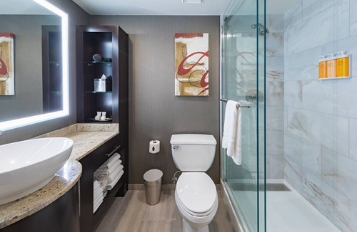 Sunrise Manor Hotel | Gold Tower - Refreshed Double at Golden Nugget Las Vegas, Onsite Casino
