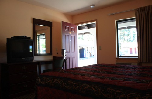 Apple Hill Hotel | Gold Trail Motor Lodge