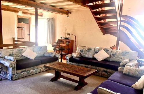 Sainte-Marguerite-d'Elle House | Golden Light Cottage Escape