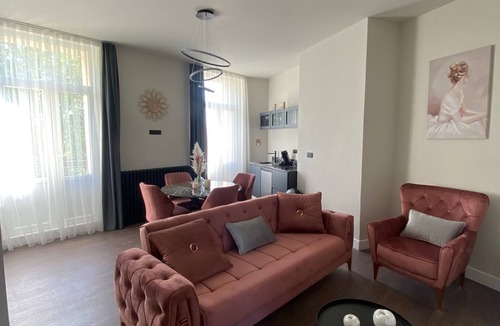 Brequerecque Apartment | Golden 009