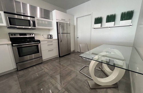 Sunny Isles Beach Condo | Golden Bay 608,