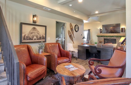 Big Bear House | Golden Bear Luxury Chalet w/SPA on acreage