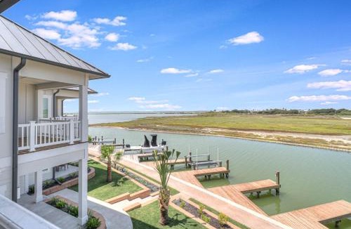 Rockport Villa | GOLDEN DREAMS ON ST. CHARLES BAY