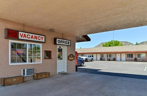 Dorris Hotel | Golden Eagle Motel