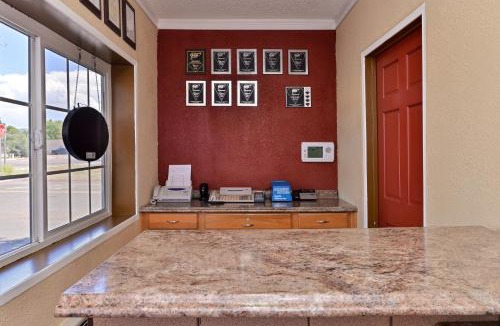 Dorris Hotel | Golden Eagle Motel