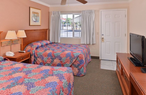 Dorris Hotel | Golden Eagle Motel