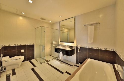 Braga Hotel | Golden Flower Hotel Bandung