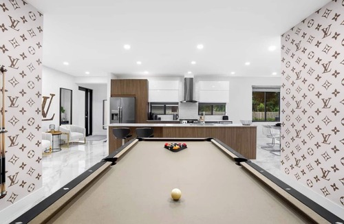 Croissant Park House | Golden Fox Downtown Pool House