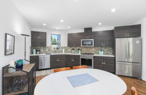 North Beach/Blue Ridge Apartment | Golden Gardens Getaway Beach Waterfront