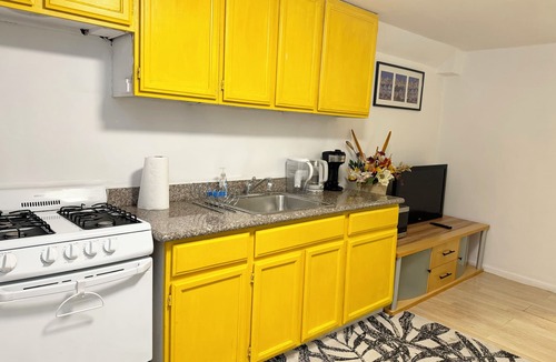 Central Richmond Apartment | Golden Gate Park Private 2B Unit Free WIFI in San Francisco
