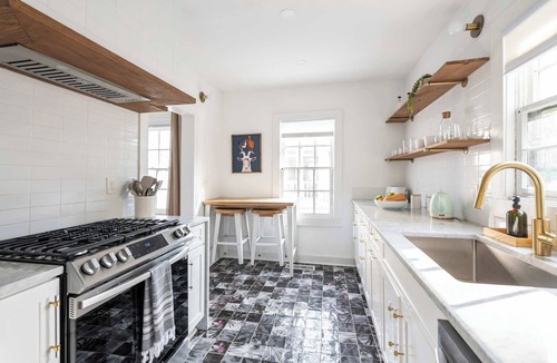 Inman Park Apartment | Golden Gazelle