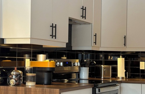 Sainte-Ann-des-Lacs Apartment | Golden Ginkgo