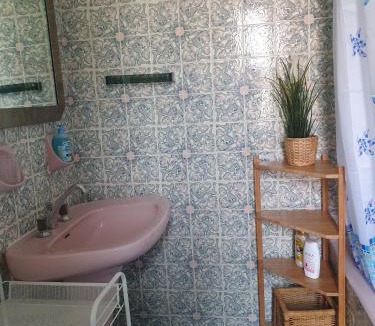 Collina d'Oro Bed & Breakfast | GOLDEN HILL - Elegant bright and spacious rooms with garden and shared kitchen a short walk from the supermarket