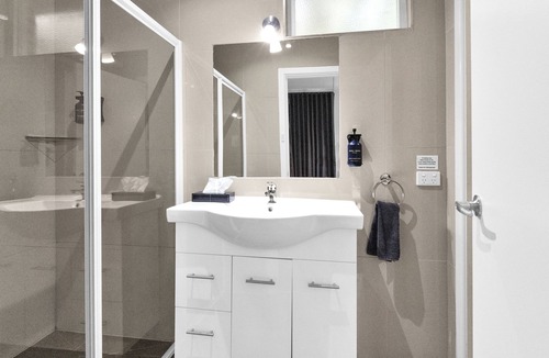 Golden Square Hotel | Golden Hills Motel