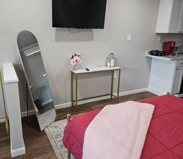 Cleveland Apartment | Golden Horizon