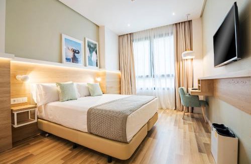 El Parc i la Llacuna del Poblenou Hotel | Golden Hotel Barcelona