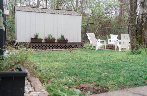 Radnor House | Golden Hour - Convenient 2 BR Townhouse