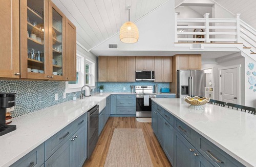 Gulf Lagoon Beach House | Golden Hour Retreat | Pool, Golf Cart, Walk to Beach, 1 Mile to World Famous Tootsie's, Sleeps 14!