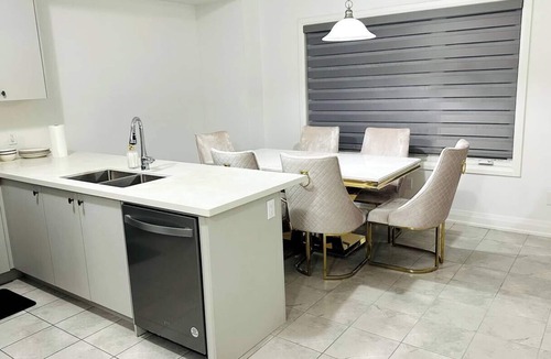 Courtice House | Golden House Comfort & Style