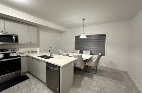 Courtice House | Golden House Comfort & Style