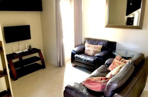 Costa de Oro House | Golden House