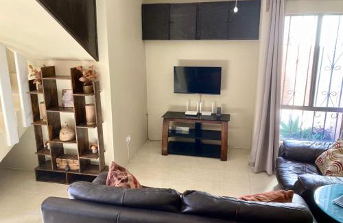 Costa de Oro House | Golden House