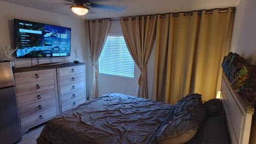 Santa Clarita House | Golden House